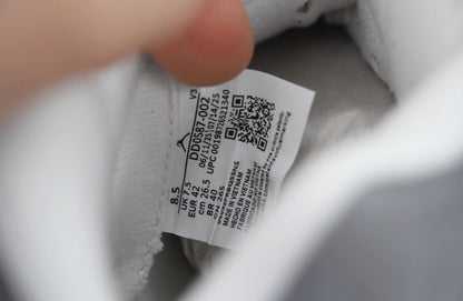 Retro Low-Top Sneaker – Wolf Grey Colorway