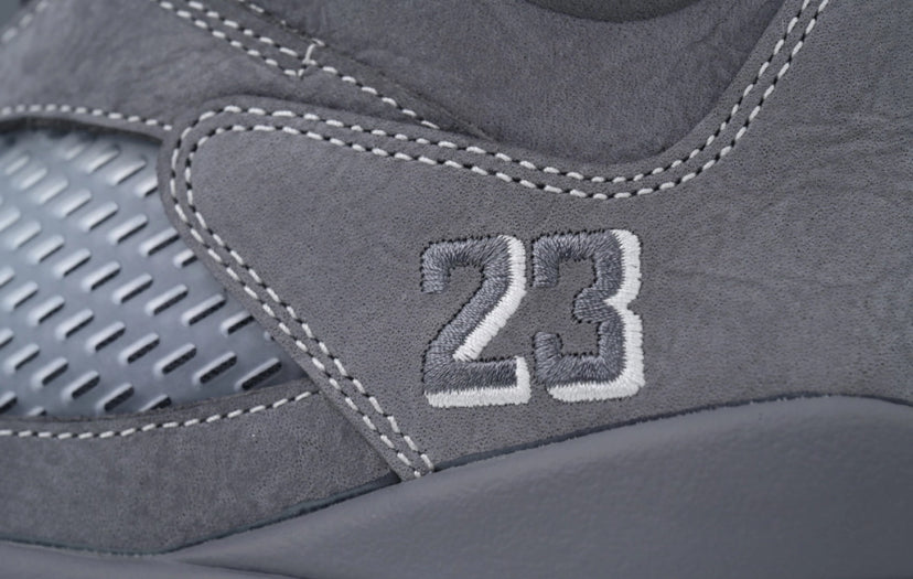 Retro Low-Top Sneaker – Wolf Grey Colorway